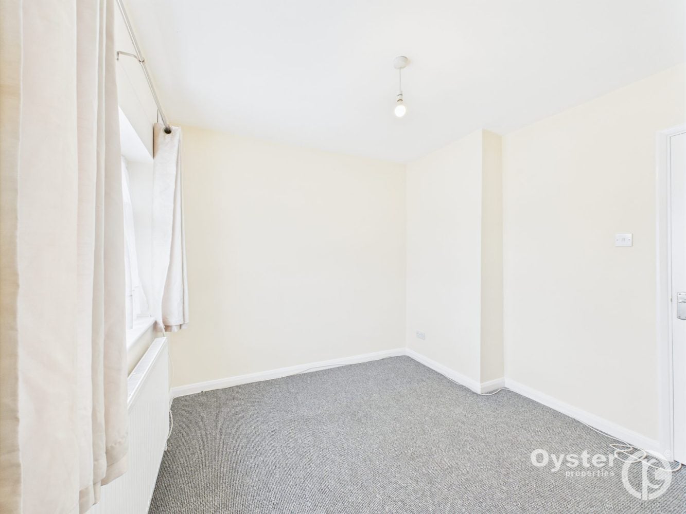 Flat Eton Avenue in Greater London
