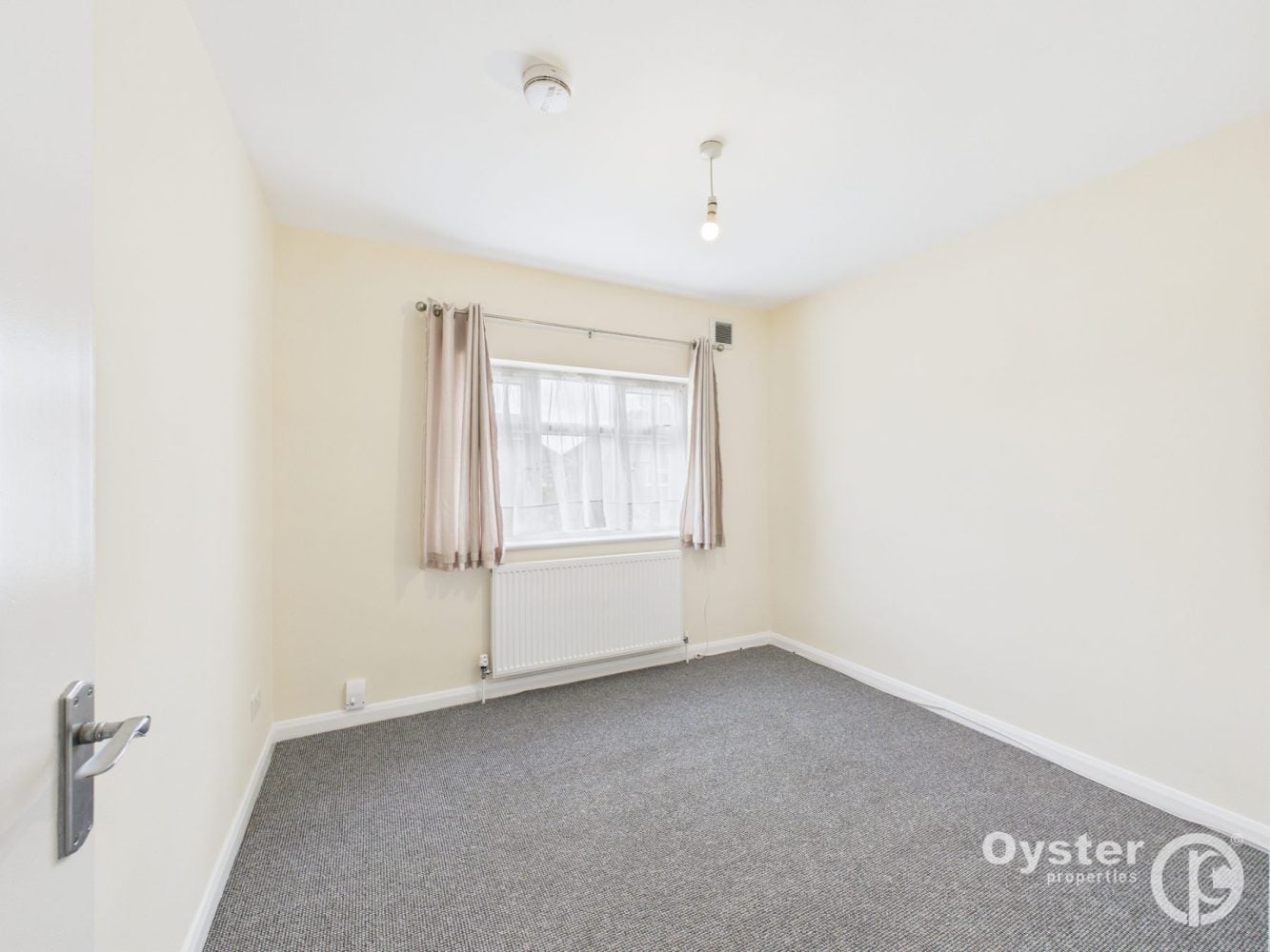 Flat Eton Avenue in Greater London