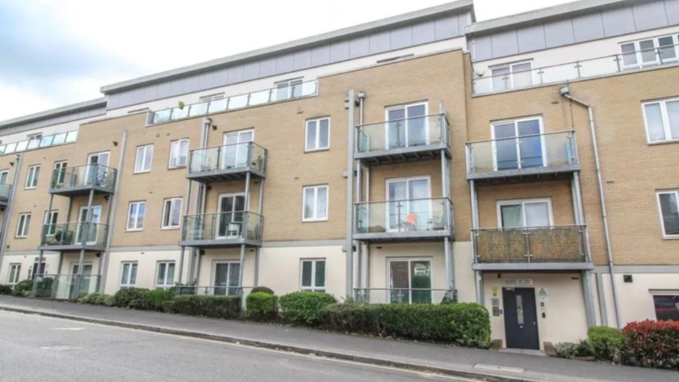 Flat St James's Road in Brentwood