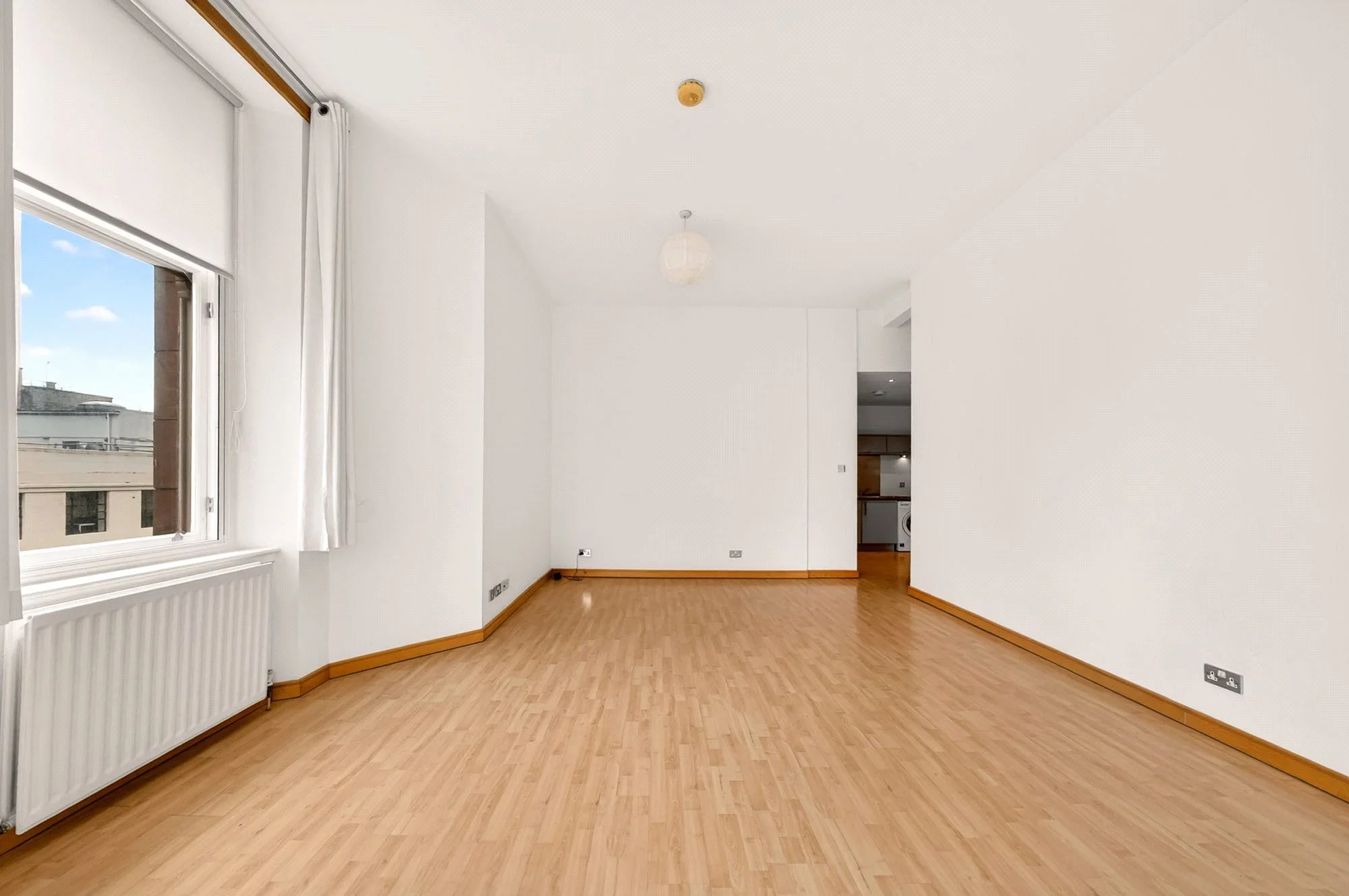 Flat Renfield Street in Glasgow