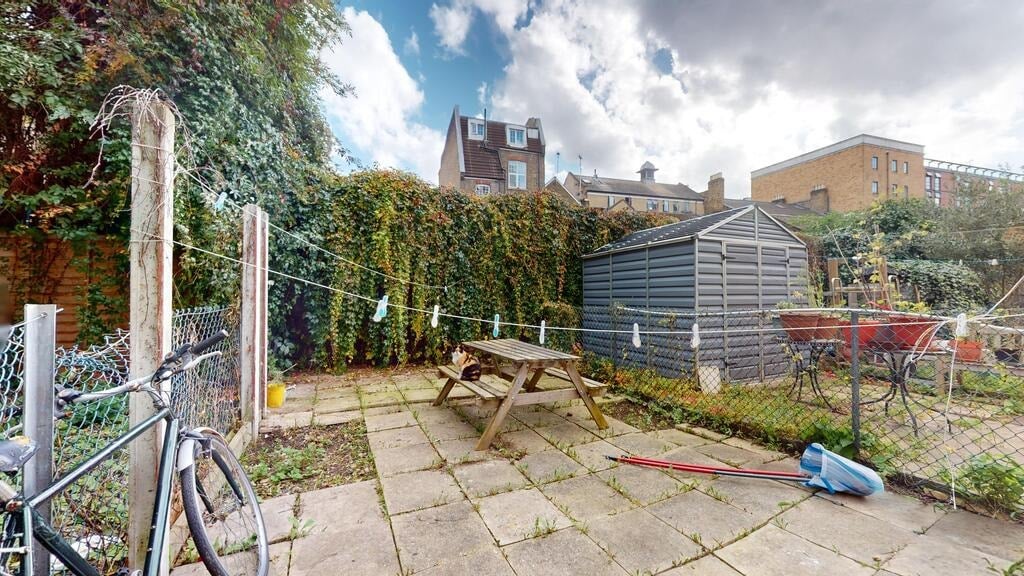 House Regal Close in Greater London