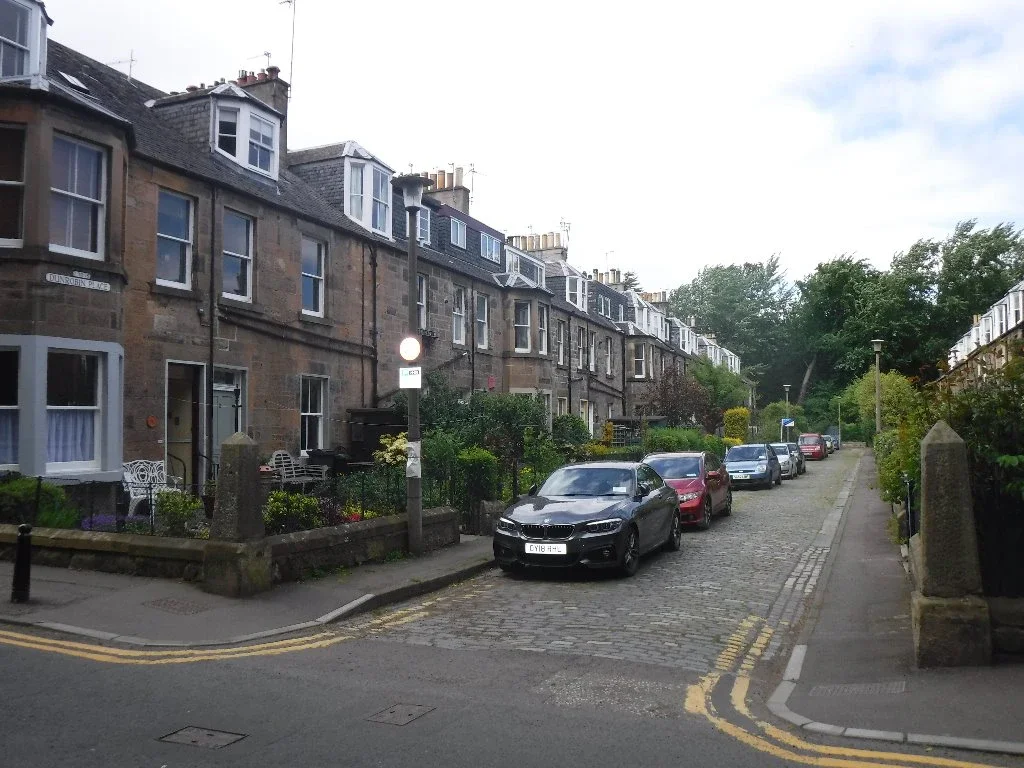 House Dunrobin Place in City of Edinburgh
