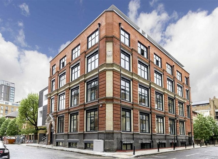 Flat Lafone Street in Greater London