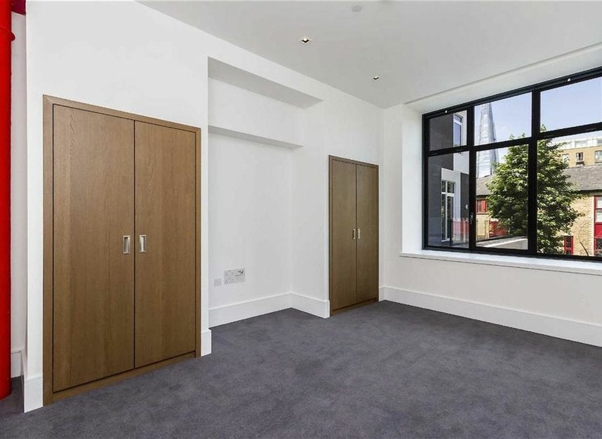 Flat Lafone Street in Greater London