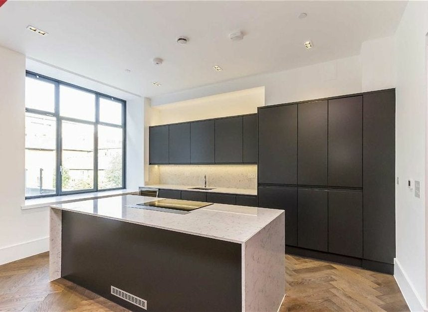 Flat Lafone Street in Greater London