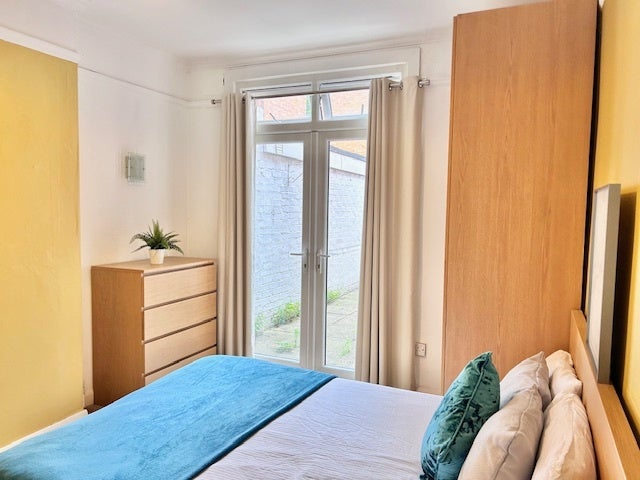Room Lavender Road in Leicester