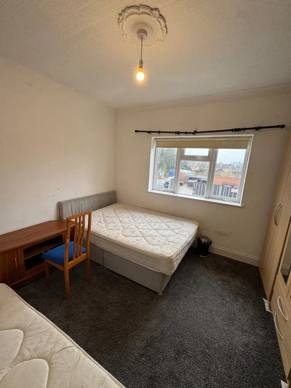 House Jubilee Way in Greater London
