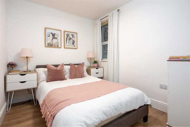 Room Pembroke Road in Bristol