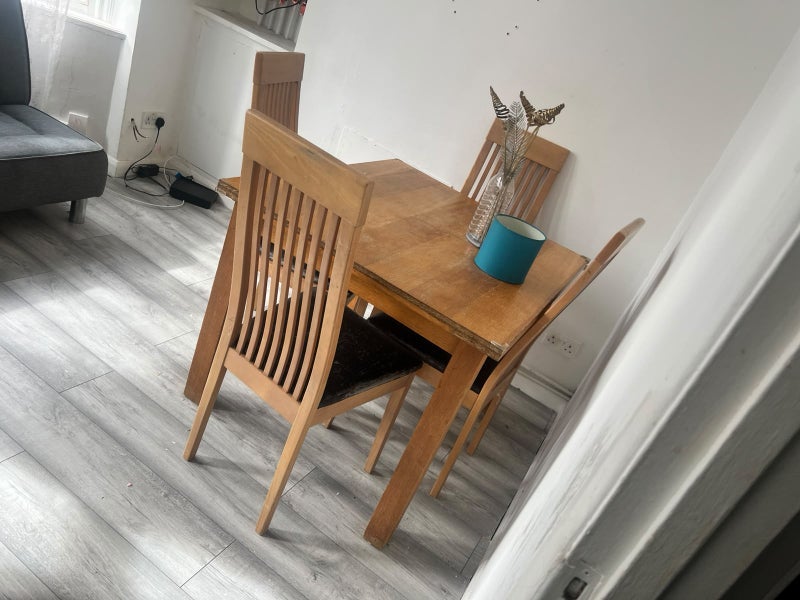 Flat Glenfield Road in Leicester