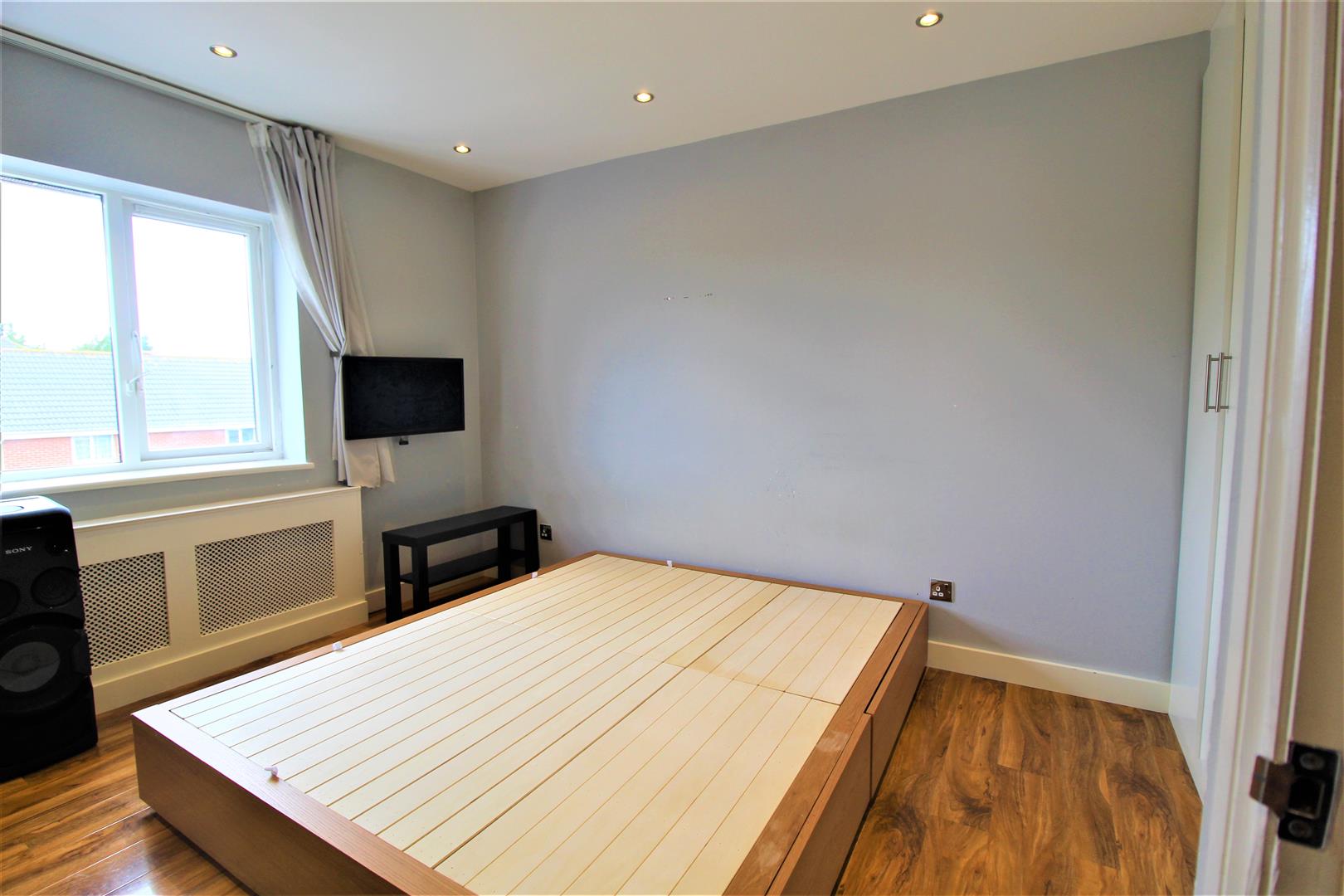 Flat Franklin Way in Greater London