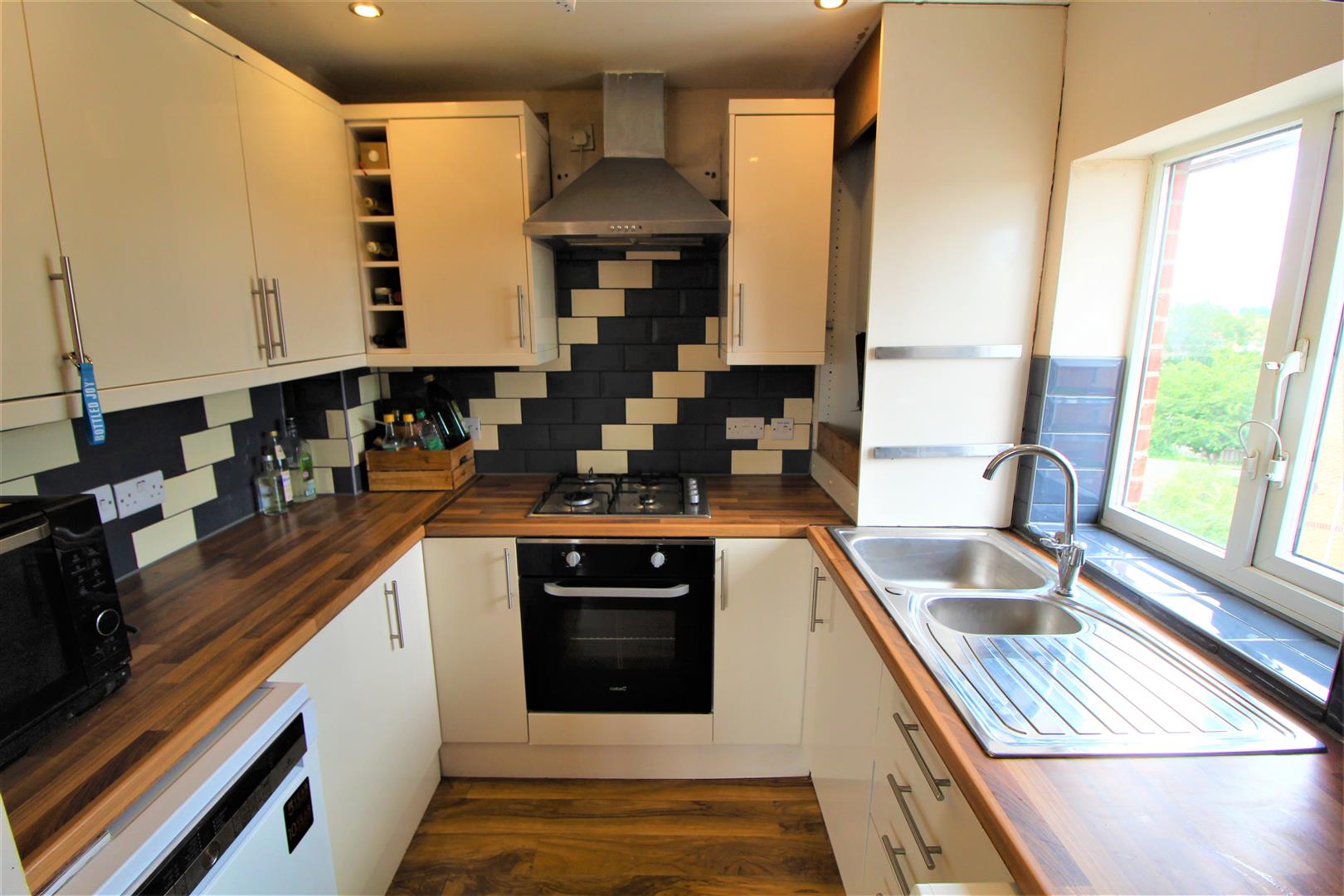Flat Franklin Way in Greater London