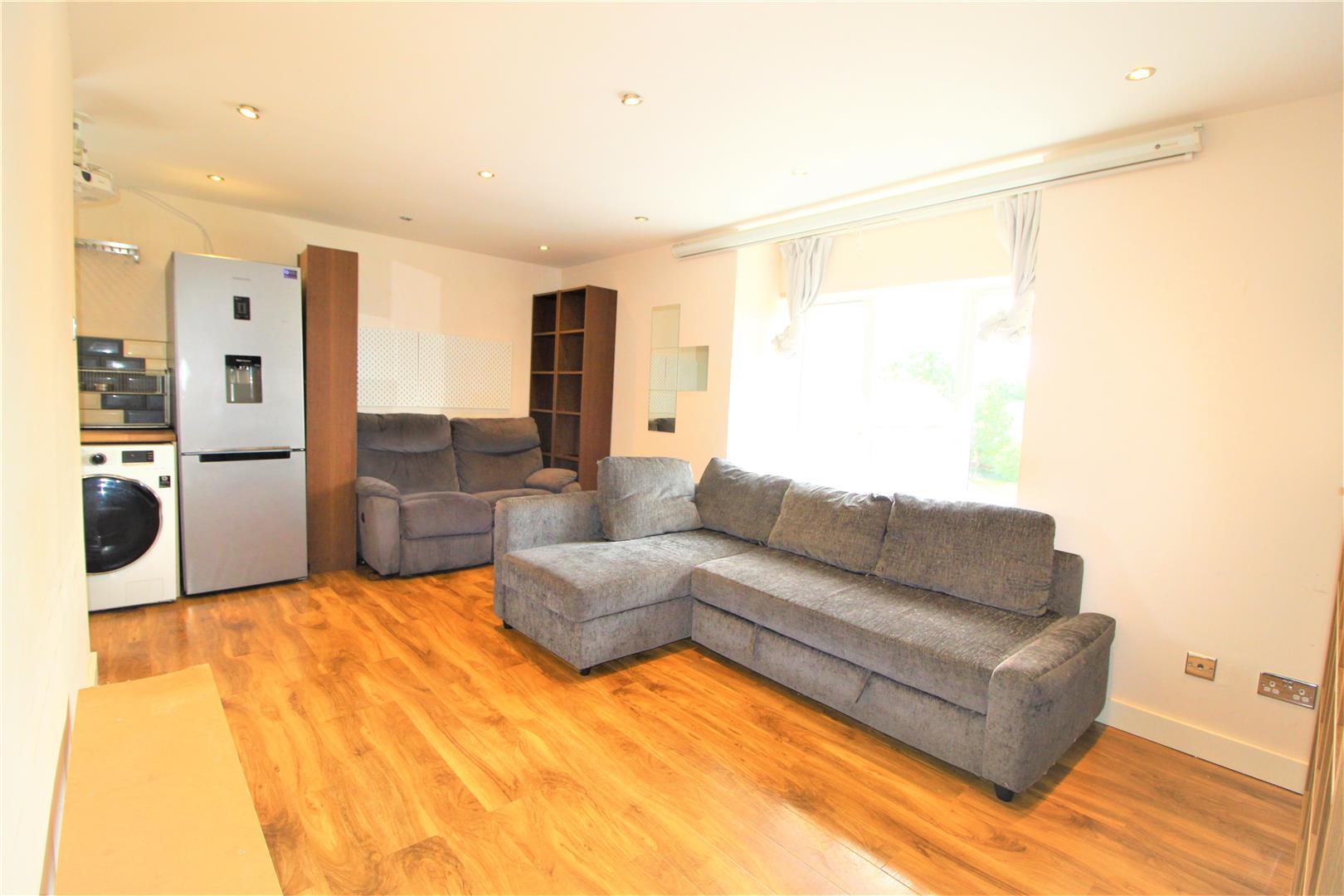 Flat Franklin Way in Greater London