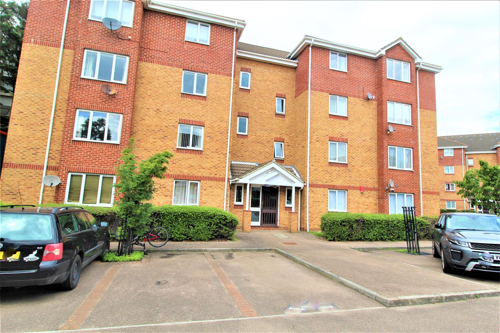 Flat Franklin Way in Greater London