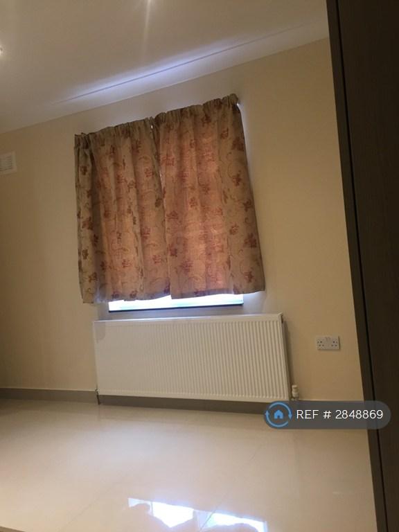 Room Clifford Road in Greater London