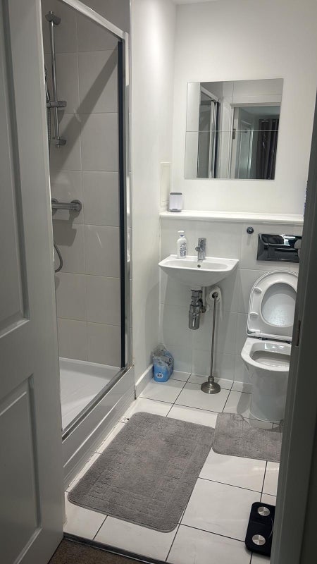 Room Cordelia Street in Greater London
