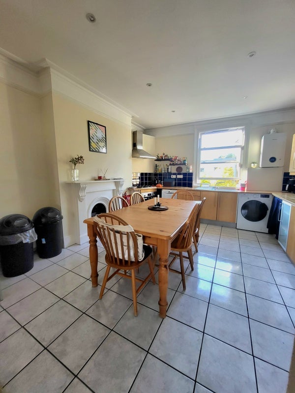 Room Lavender Hill in Greater London