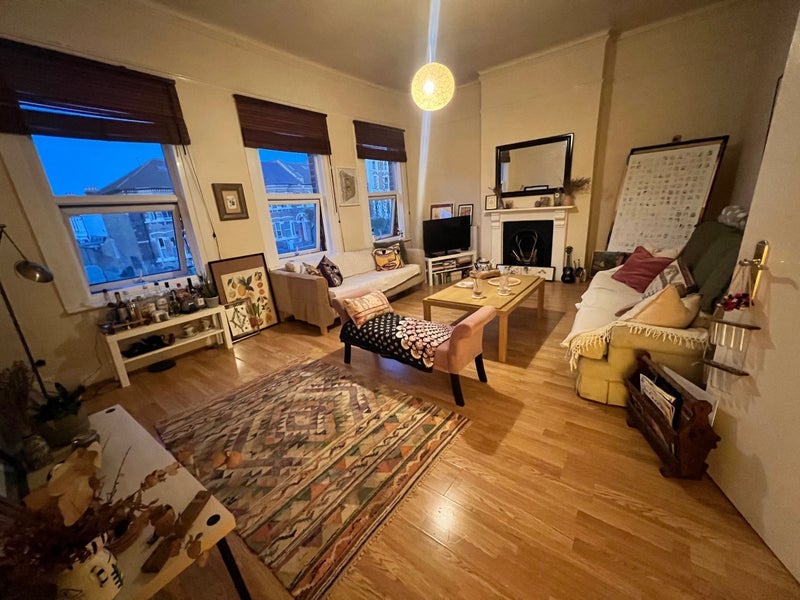 Room Lordship Lane in Greater London
