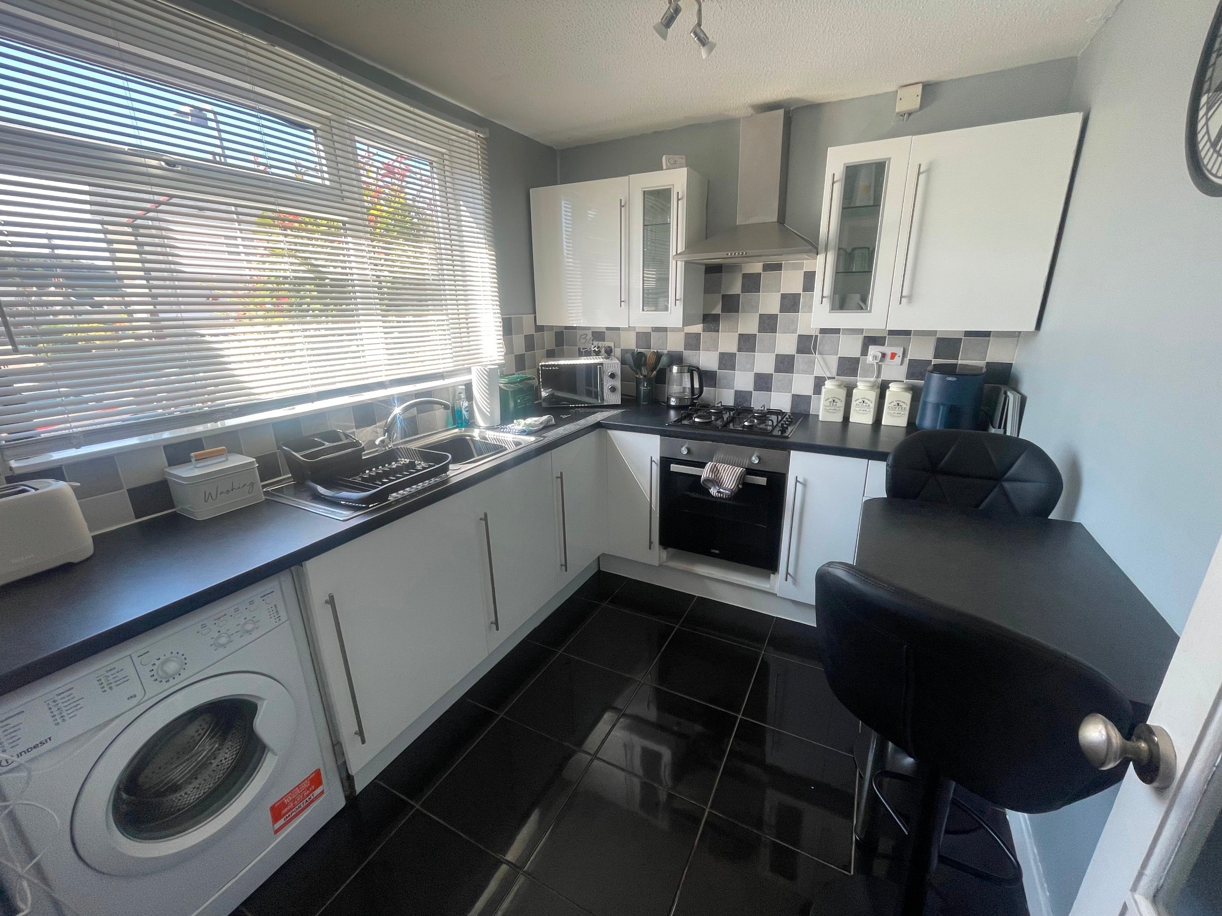 House Gellionen Road in Clydach