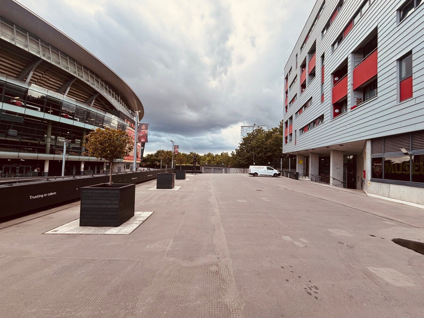 Flat Drayton Park in Greater London