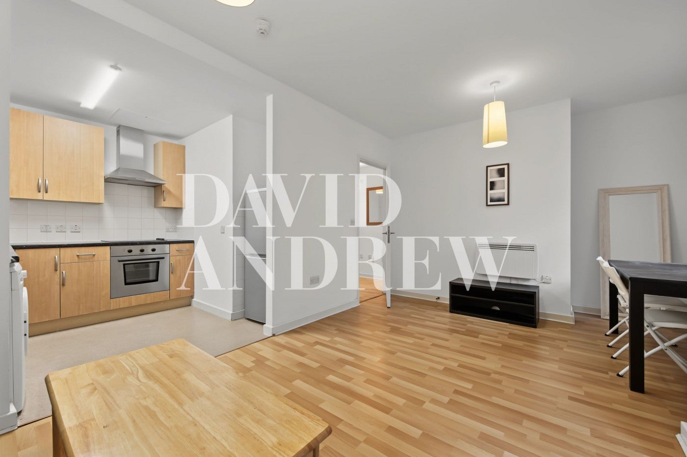 Flat Drayton Park in Greater London