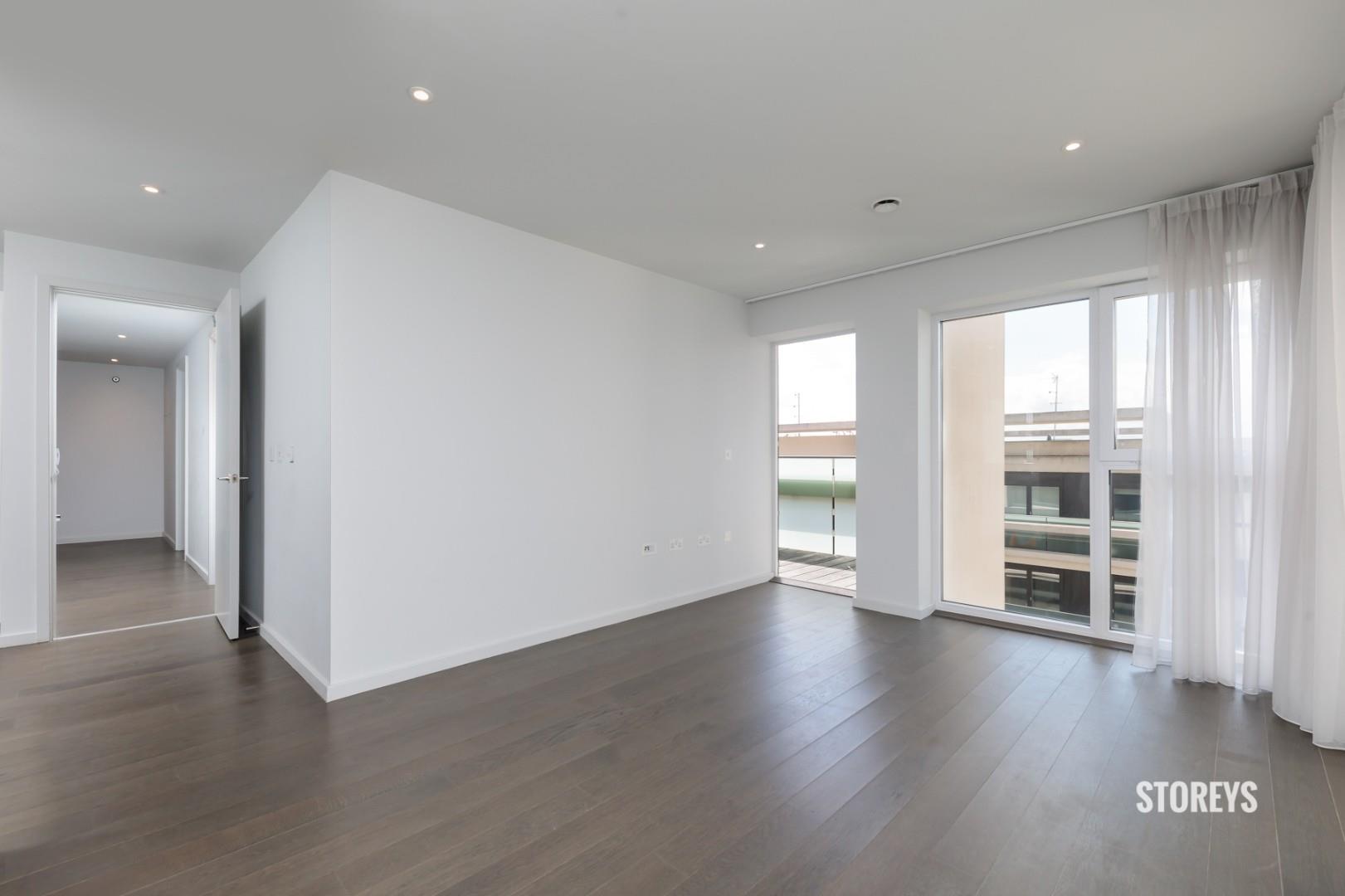 Flat York Way in London