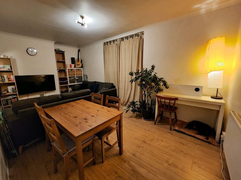 Room Hilgrove Road in Greater London