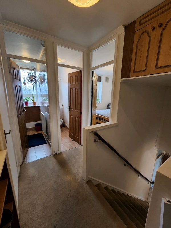 Room Hilgrove Road in Greater London