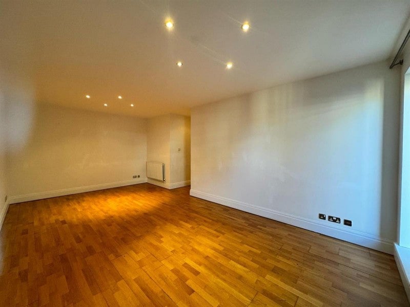 Flat Beckford Close in Greater London