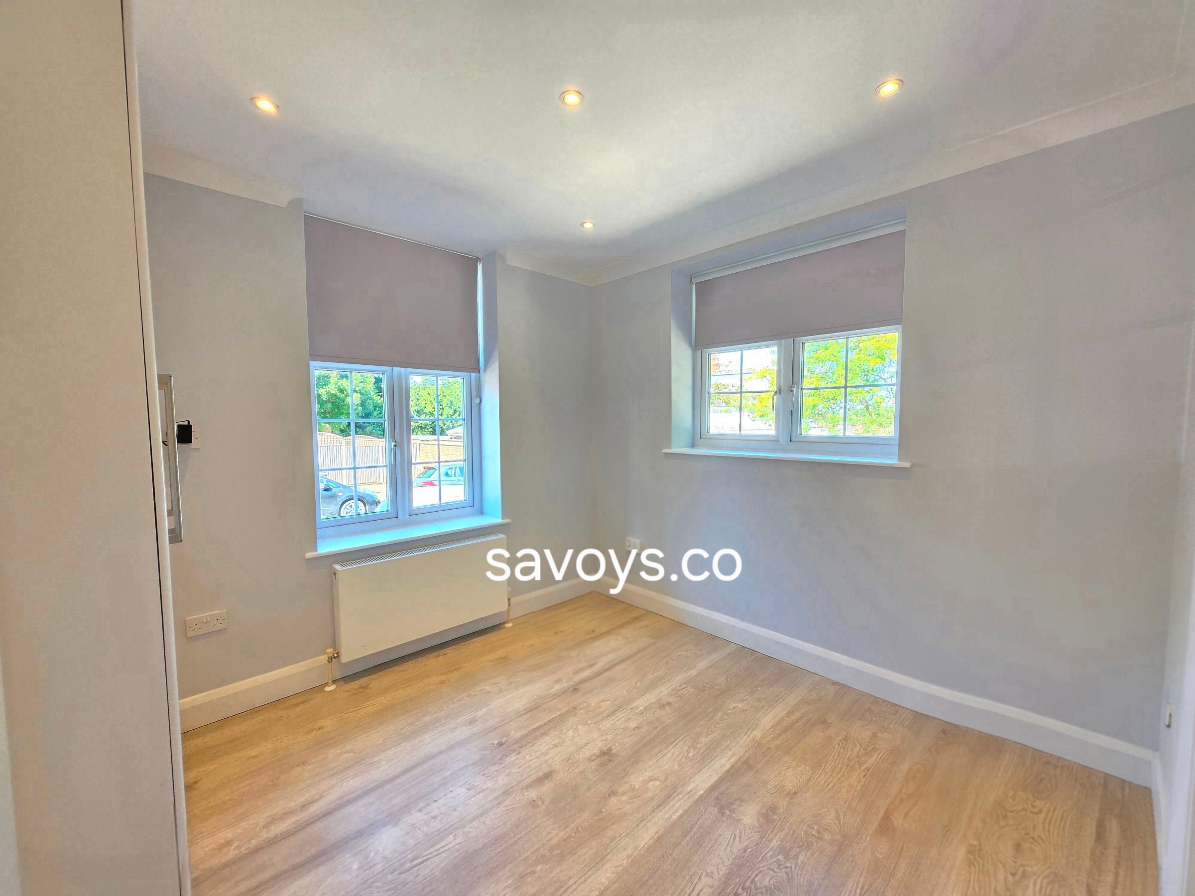 Flat Ashbourne Avenue in Greater London