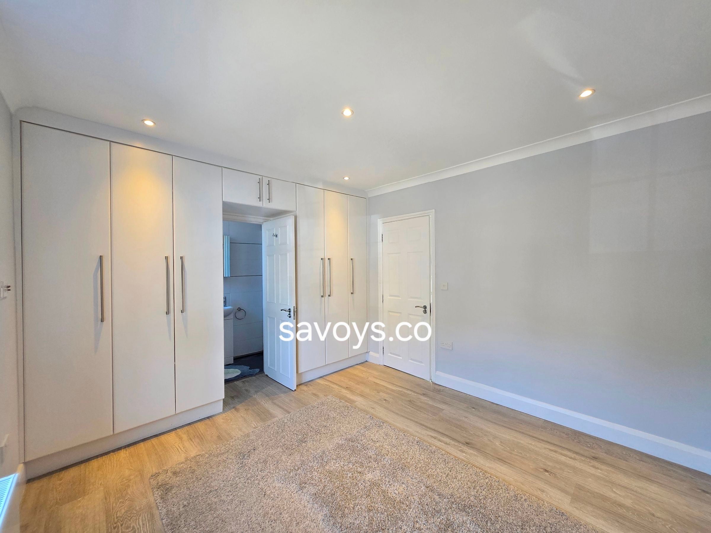 Flat Ashbourne Avenue in Greater London