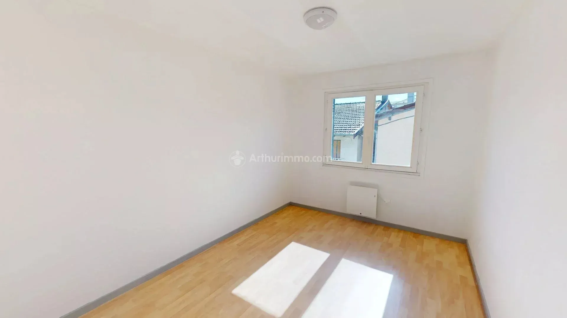 Flat Route de Saint-Jean de Bournay in Bourgoin-Jallieu