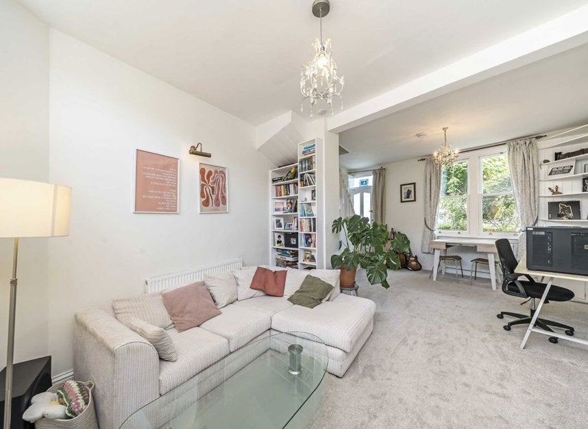 House Cornflower Terrace in Greater London