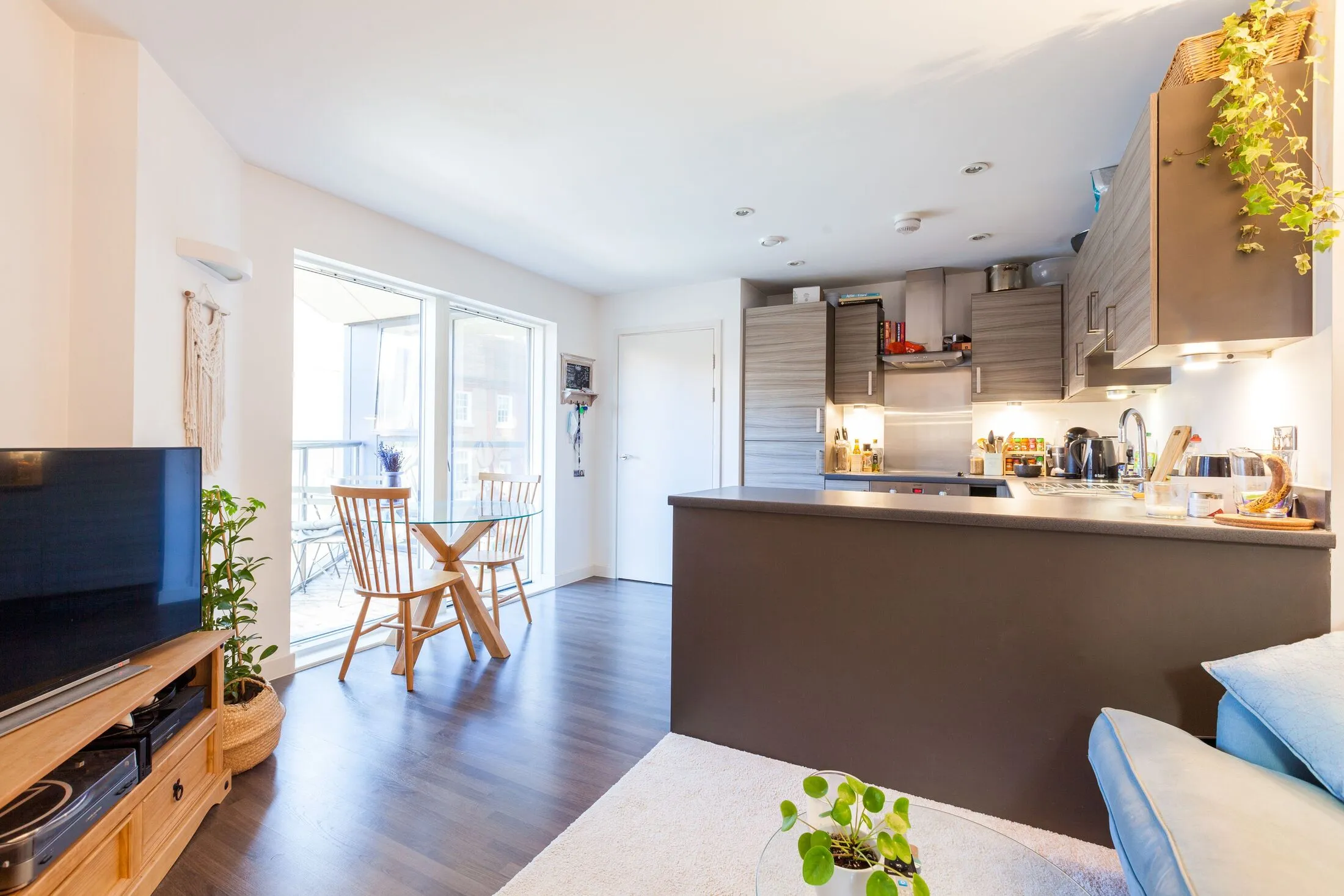 Flat Gee Street in Greater London