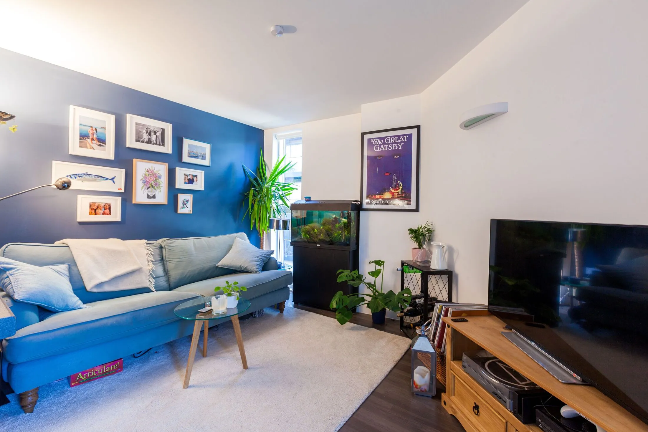 Flat Gee Street in Greater London