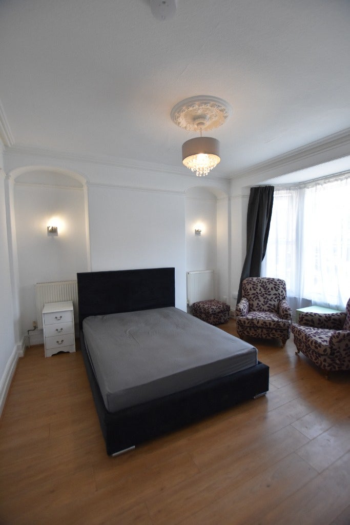 Room Eastfield Road in Peterborough