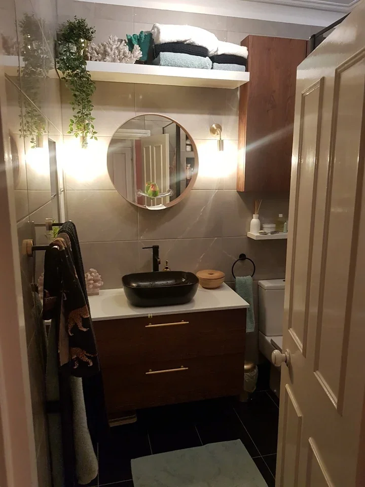 Room Avonmore Road in Greater London