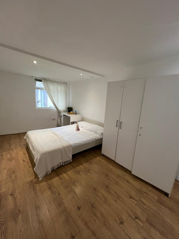 Room Barclay Road in Greater London