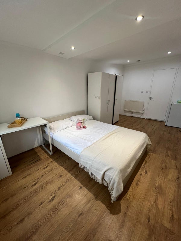 Room Barclay Road in Greater London