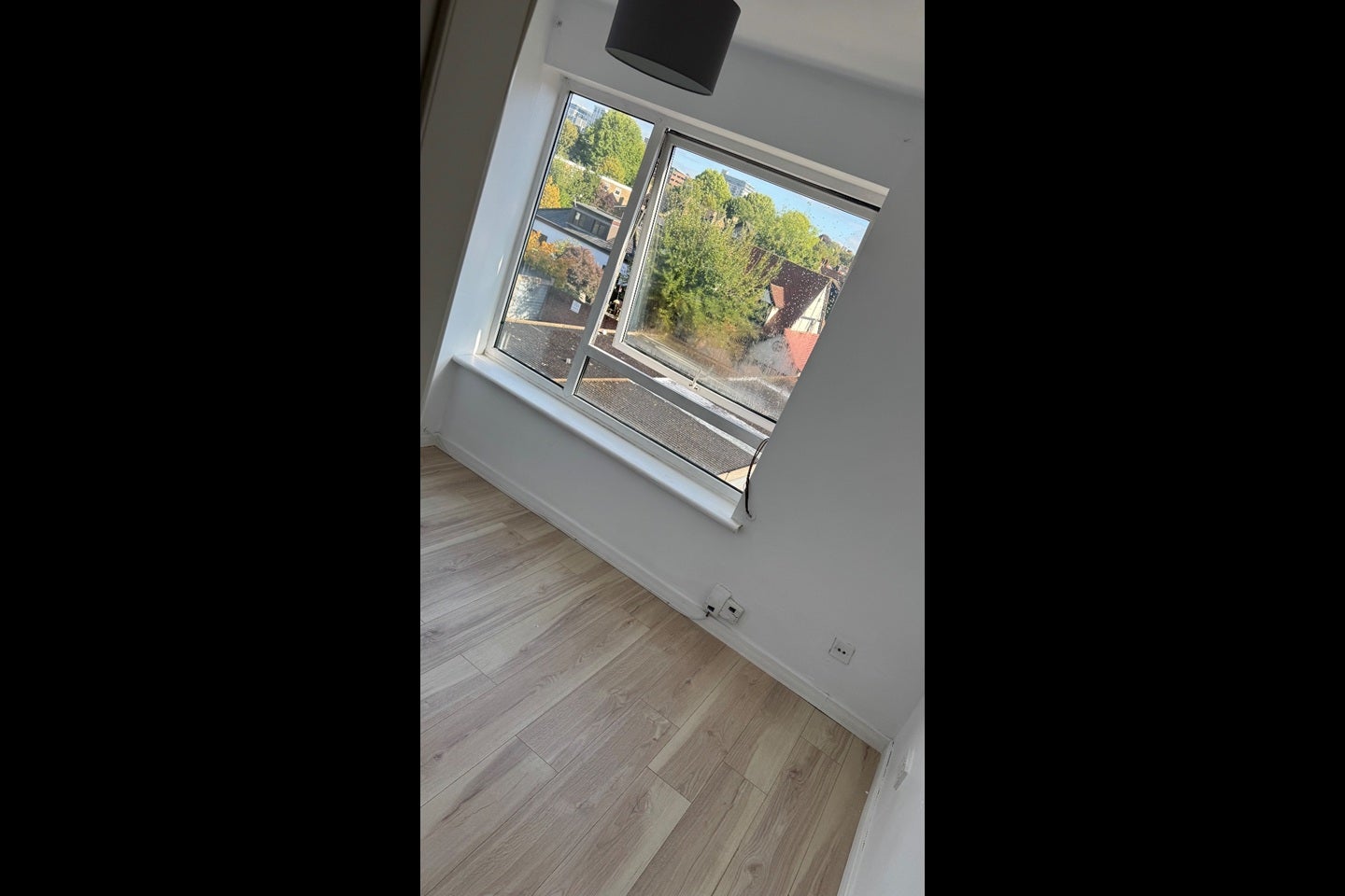 Flat St James Road in Greater London
