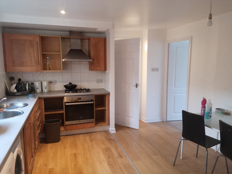 Room Moir Street in Glasgow