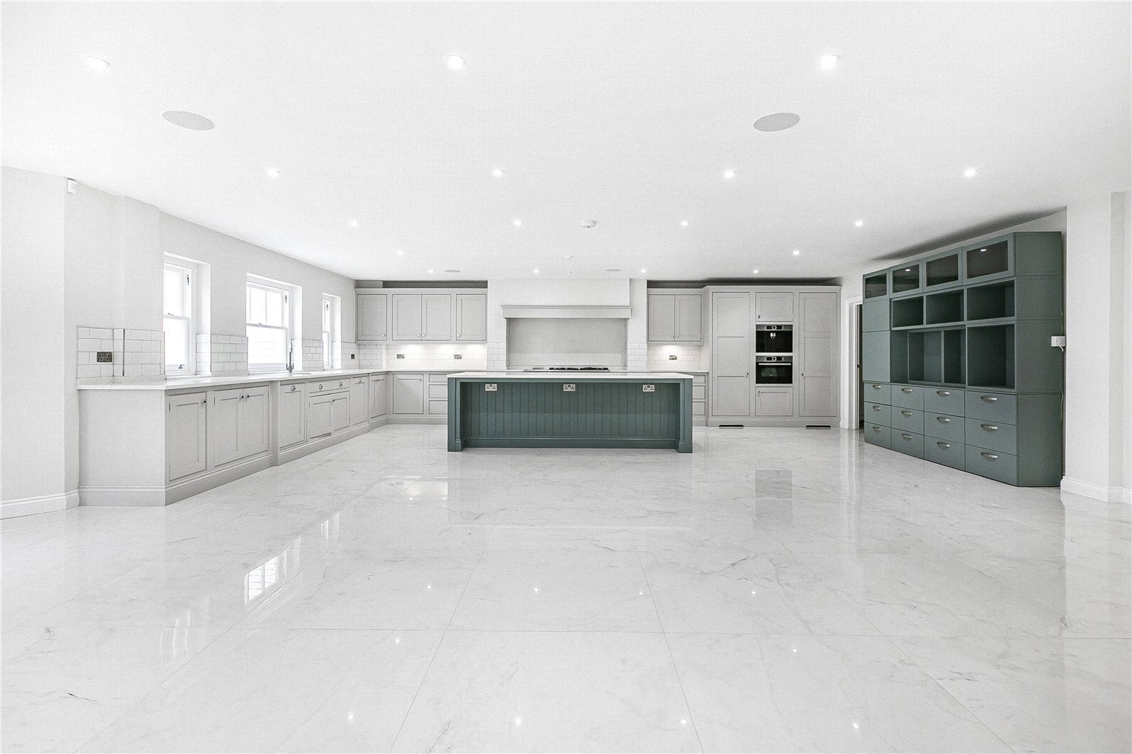 House Heathbourne Road in Hertsmere
