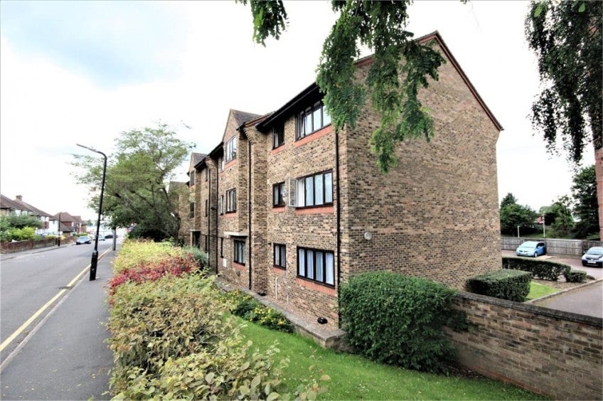 Flat Chiltern View Road in Greater London