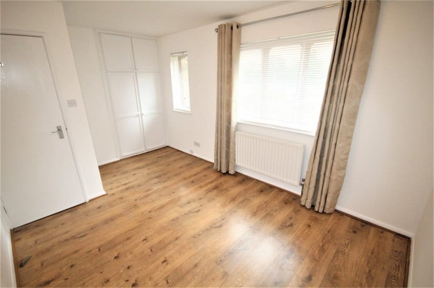 Flat Chiltern View Road in Greater London
