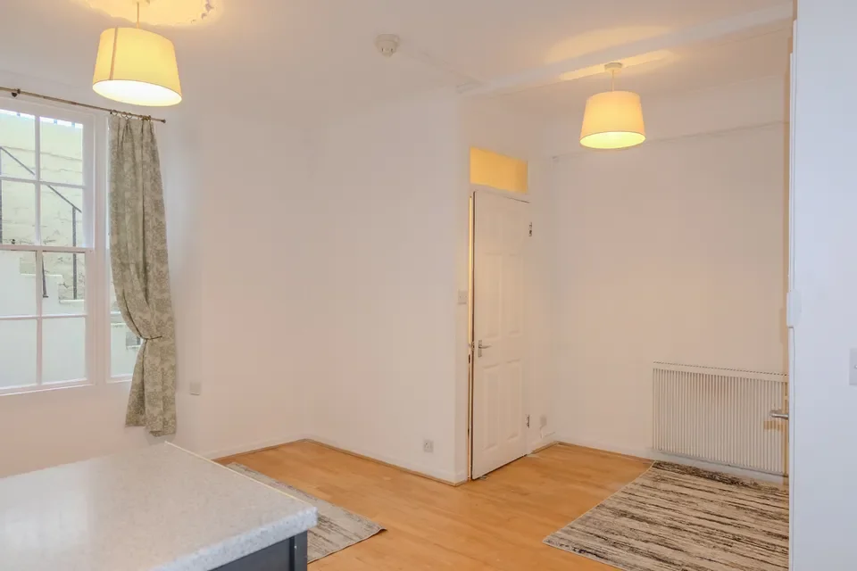 Flat Pelham Crescent in St Leonards