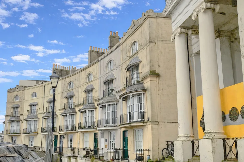 Flat Pelham Crescent in St Leonards