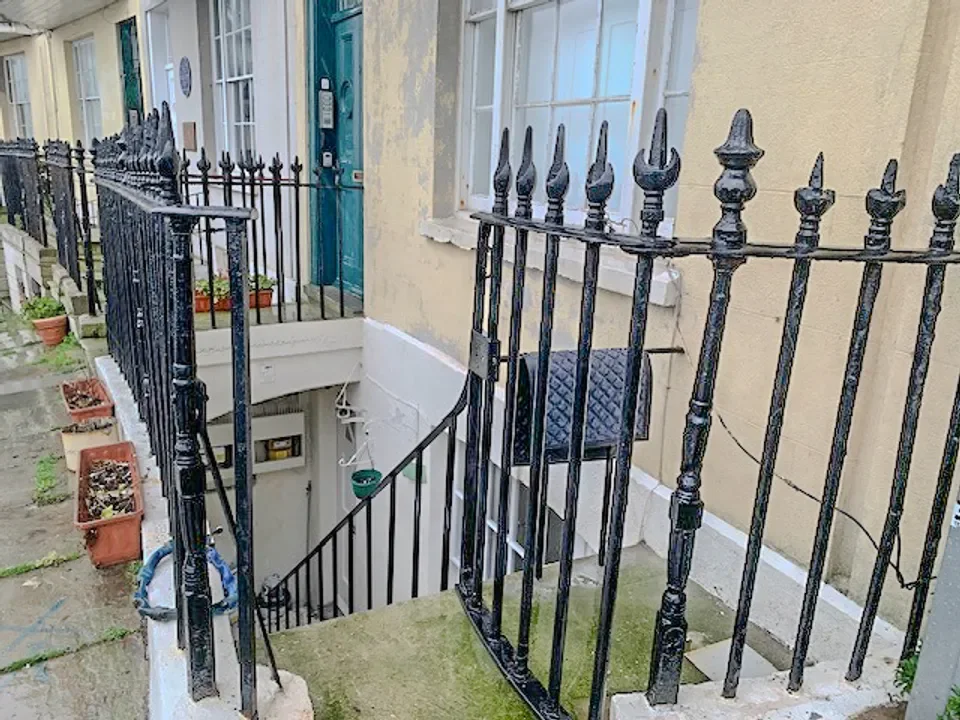 Flat Pelham Crescent in St Leonards