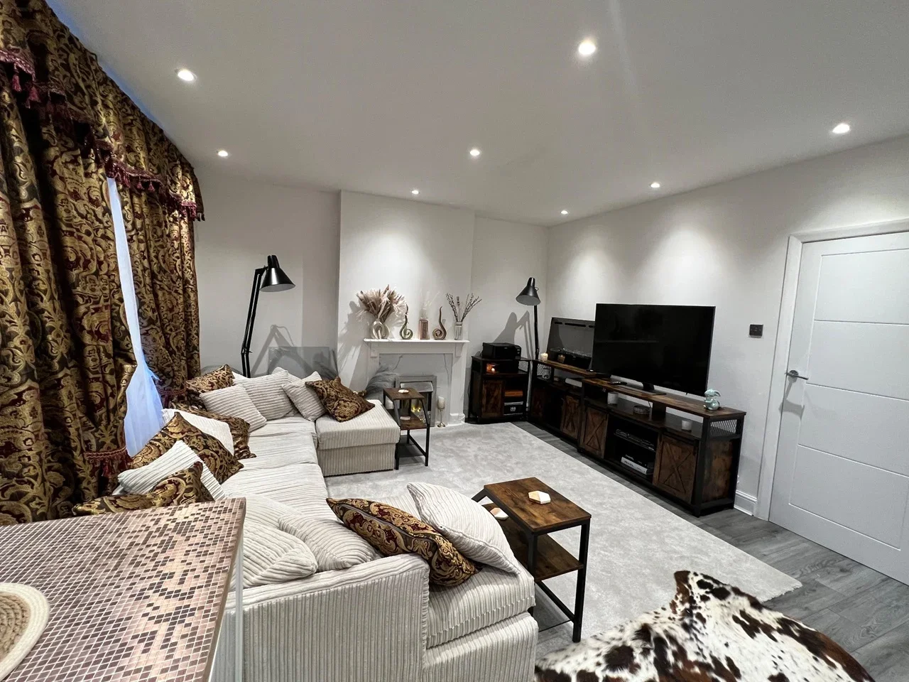 Flat Rectory Grove in Greater London