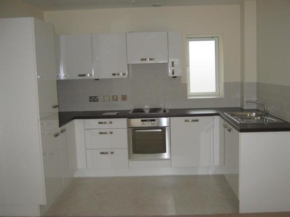 Flat Whippendell Road in Watford