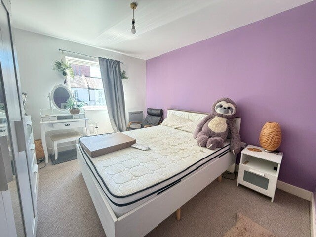 Flat Whippendell Road in Watford