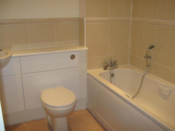 Flat Whippendell Road in Watford
